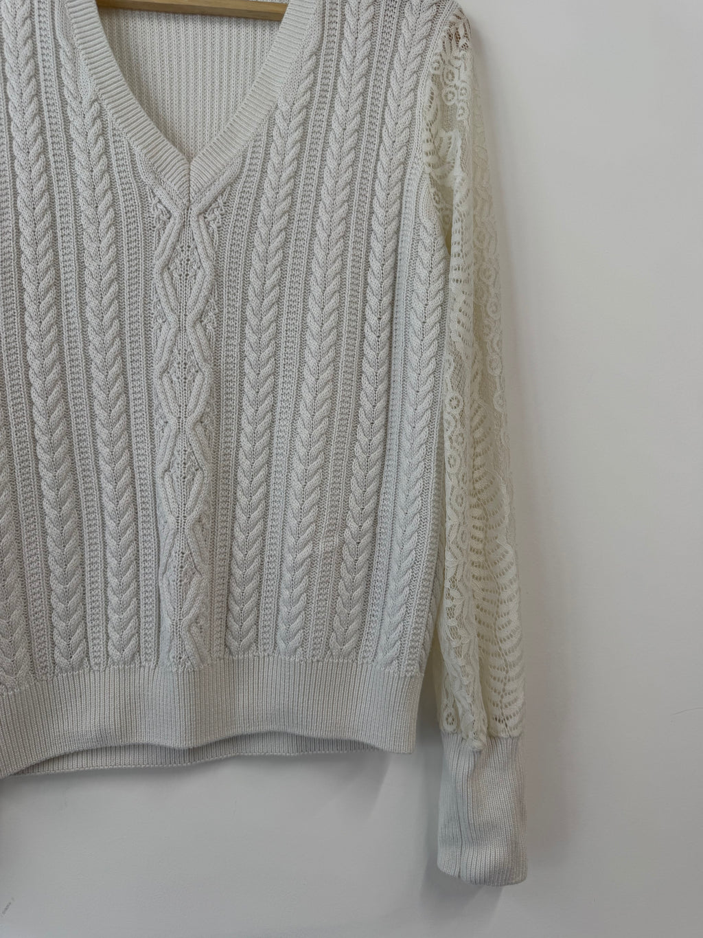 Holland Cooper Cream Knitted Jumper With Lace Sleeves (Size UK L)